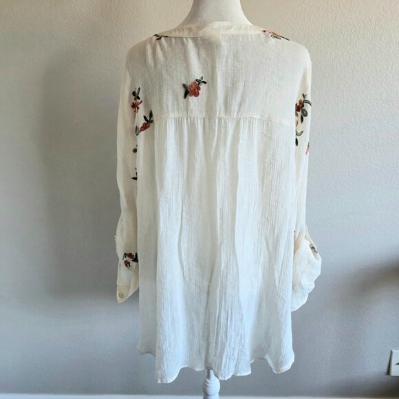 Fig and Flower Blouse Top Plus Size 2X 1X Floral Embroidered Semi Sheer Crinkle - Picture 6 of 8